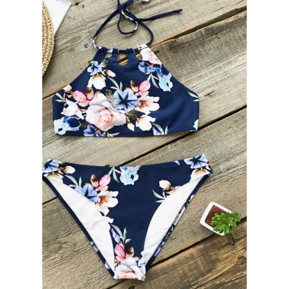 Cupshe Other - CUPSHE Women’s Navy Blue Rose Whisper Floral Print Halter String Bikini Swimsuit